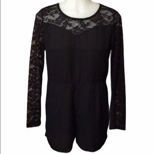 NWOT REORDER Brand Skort with Lace Top - sz Med